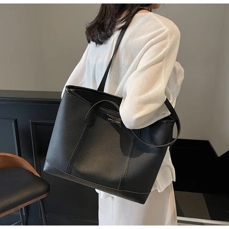 Women's Large Capacity Shoulder Bag Brown Leather Casual Tote — feature 17