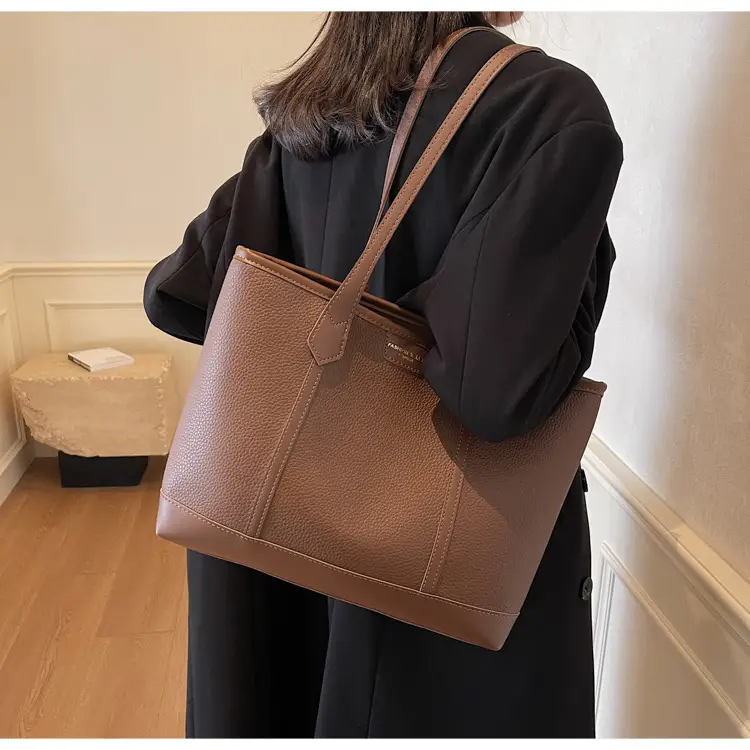Women's Large Capacity Shoulder Bag Brown Leather Casual Tote — feature 38