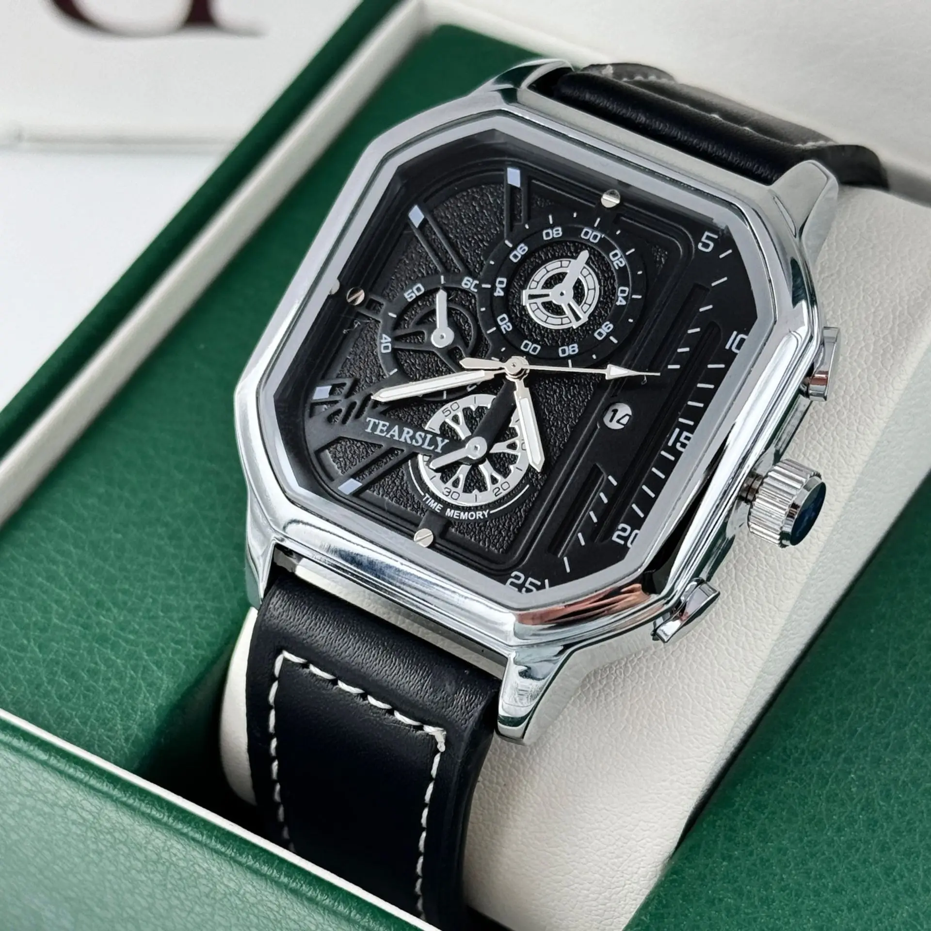 Men's Square Steel Band Waterproof Quartz Watch with Calendar — feature 11