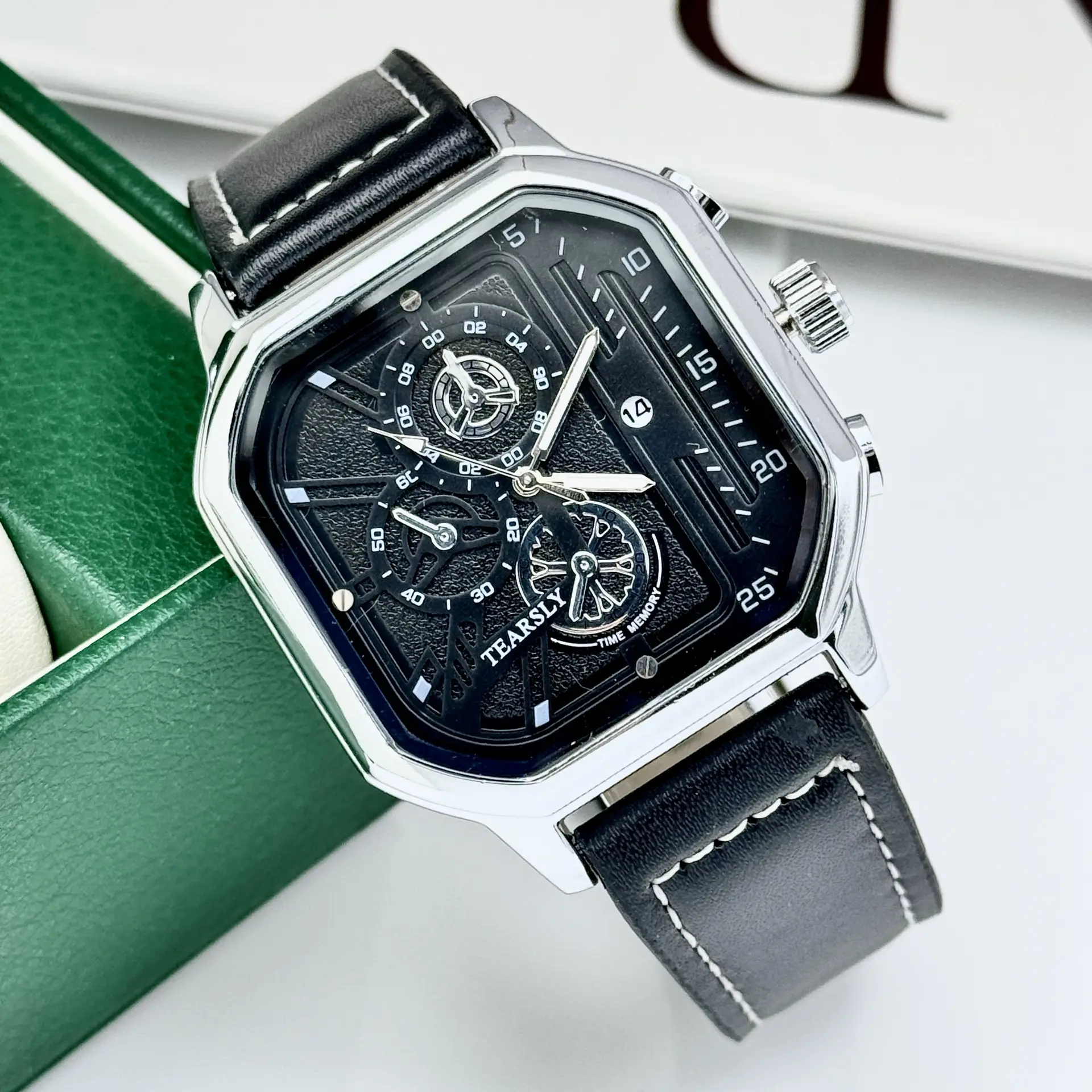 Men's Square Steel Band Waterproof Quartz Watch with Calendar — feature 12