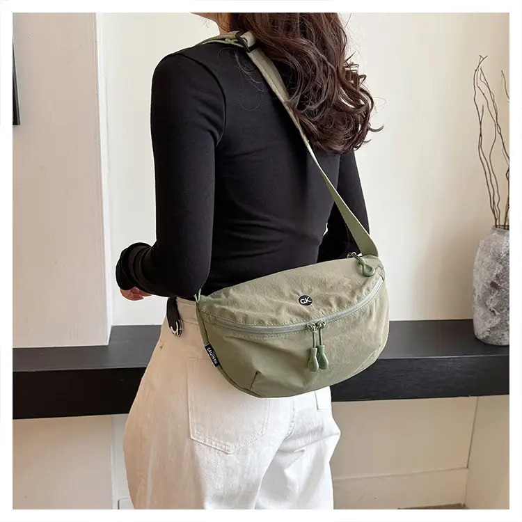 Ultra-light Portable Women's Shoulder Crossbody Bag Black — feature 38