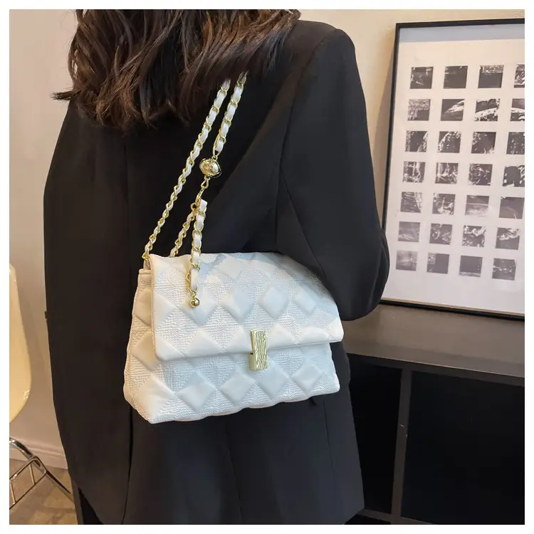 Black Rhomboid Chain Shoulder Bag for Women — feature 17