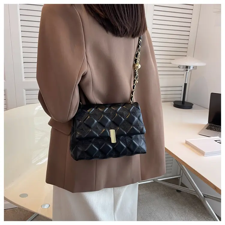Black Rhomboid Chain Shoulder Bag for Women — feature 19