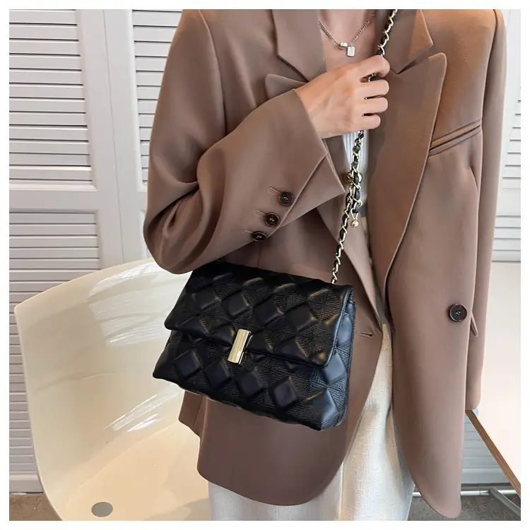 Black Rhomboid Chain Shoulder Bag for Women — feature 20