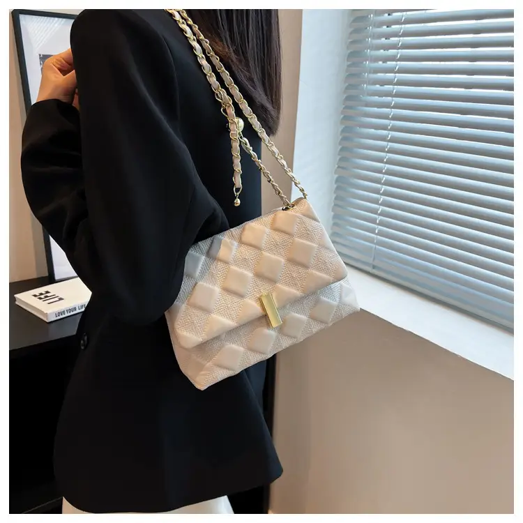 Black Rhomboid Chain Shoulder Bag for Women — feature 24