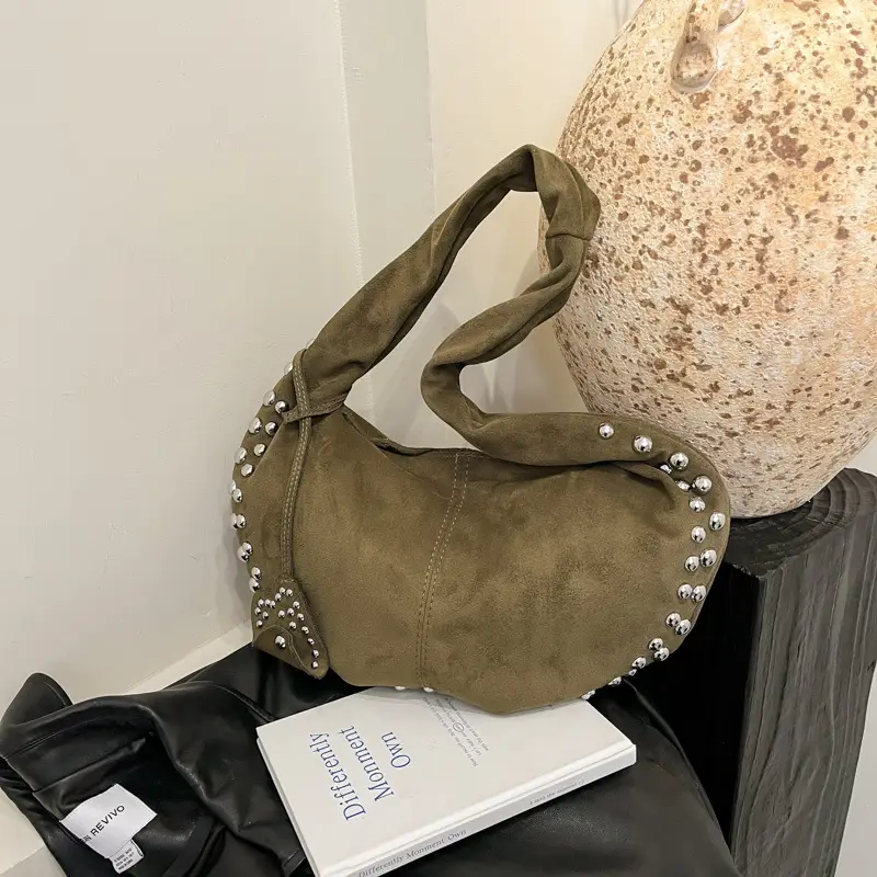 Women's Rivet Frosted Diagonal Shoulder Bag Brown