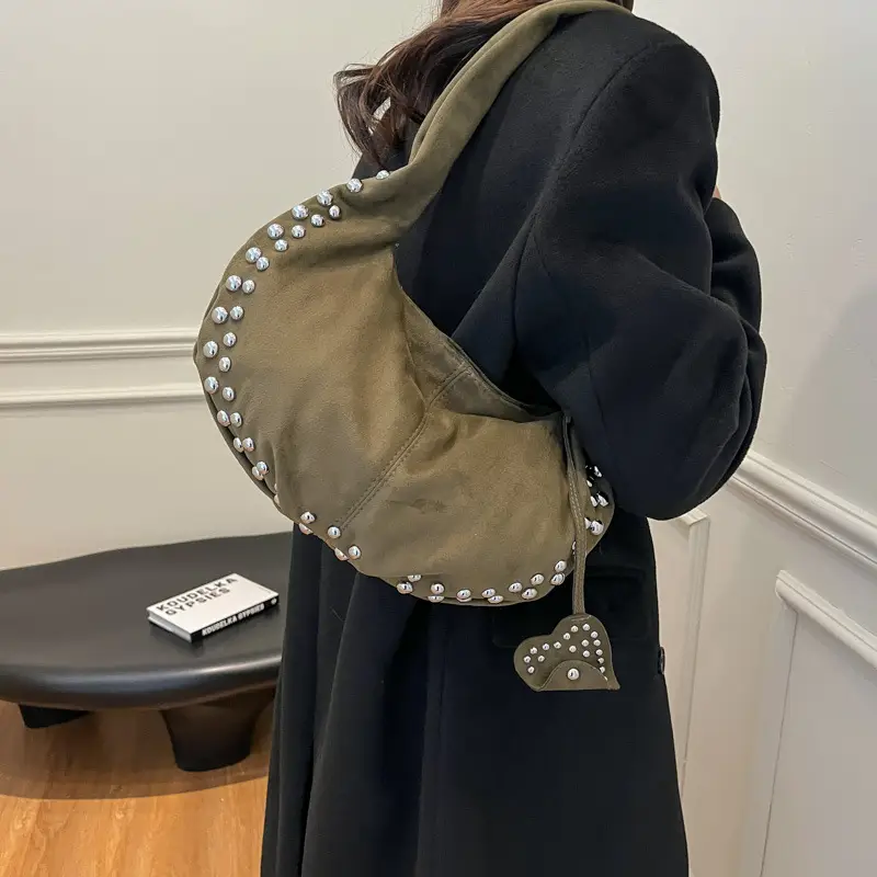 Women's Rivet Frosted Diagonal Shoulder Bag Brown