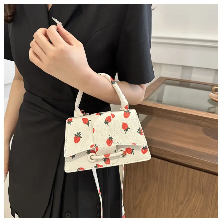 Cute Strawberry Printed Crossbody Bag Women 2024 — feature 10