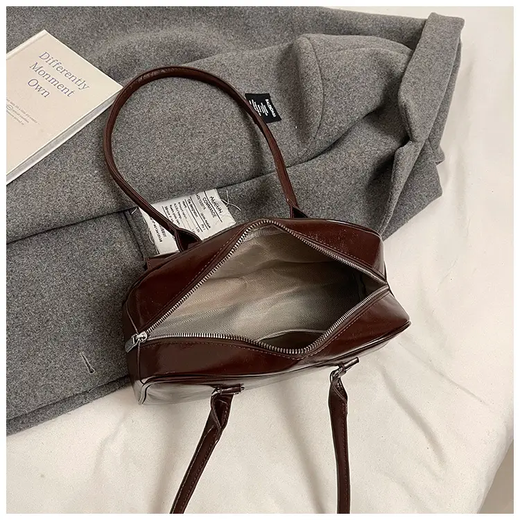 Xiaozhong Retro Shoulder Bag Brown 2024 Winter — feature 4