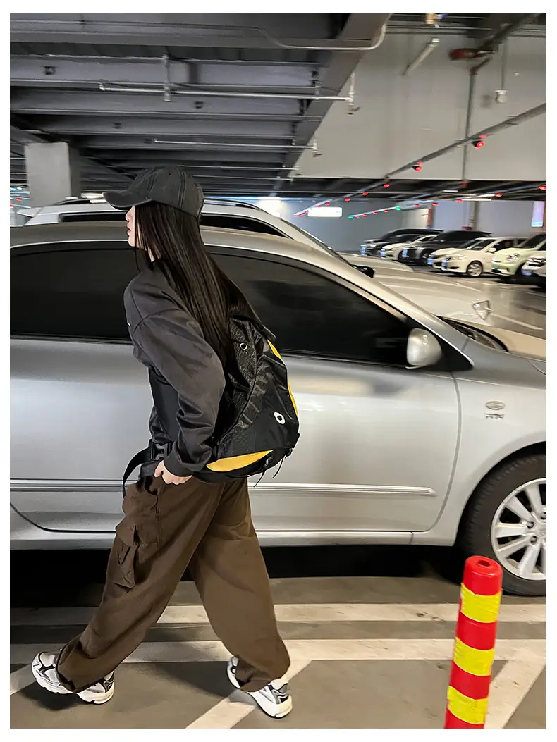 2024 Lightweight Sports Backpack for Men Women Black Yellow — feature 19