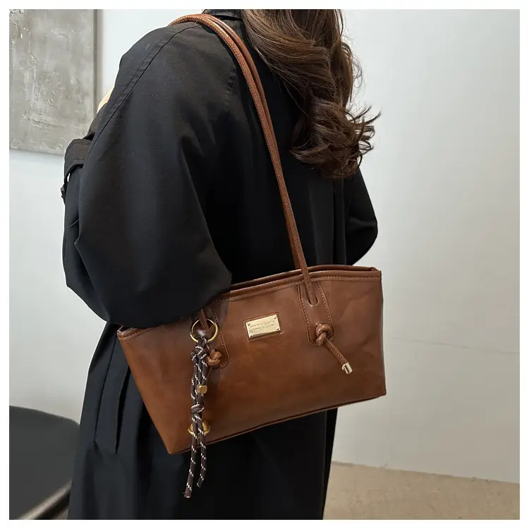 Women's Red Leather Shoulder Bag with Gold Plated Handle — feature 11
