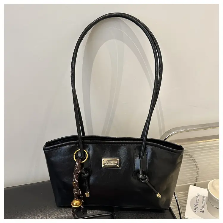 Women's Red Leather Shoulder Bag with Gold Plated Handle — feature 19