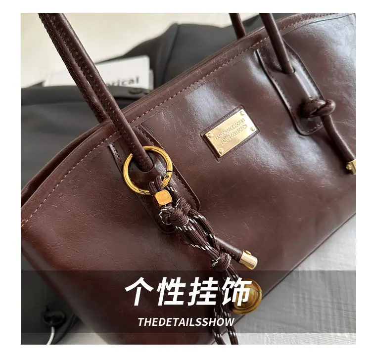 Women's Red Leather Shoulder Bag with Gold Plated Handle — feature 4