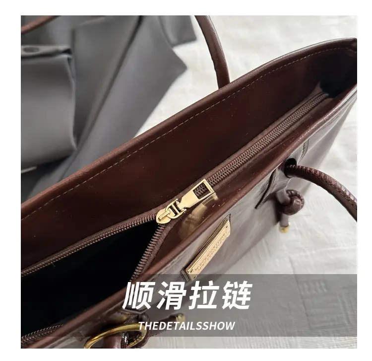 Women's Red Leather Shoulder Bag with Gold Plated Handle — feature 5