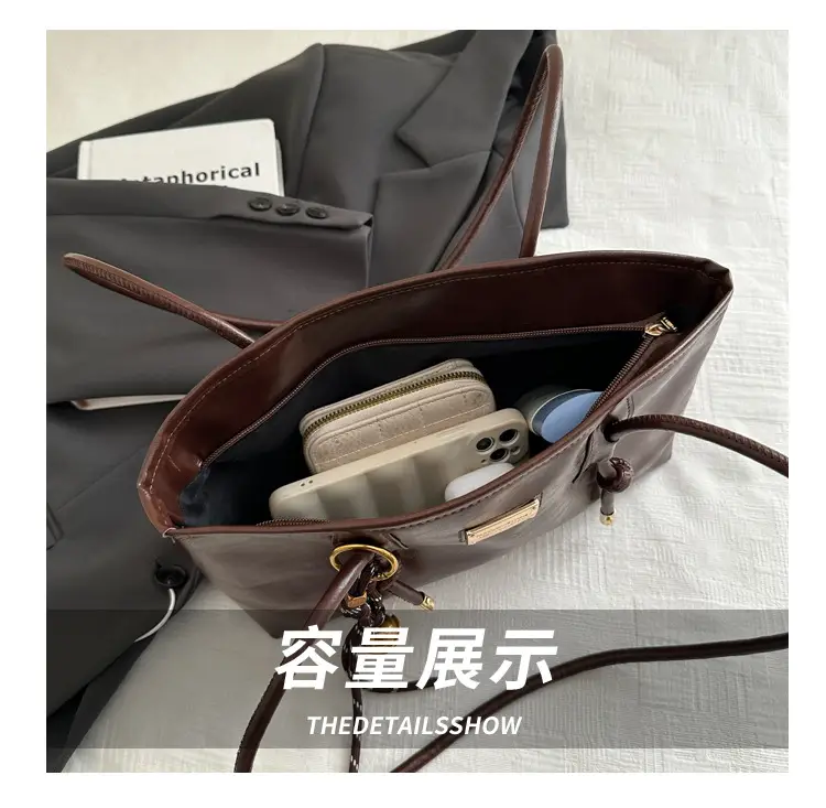 Women's Red Leather Shoulder Bag with Gold Plated Handle — feature 6