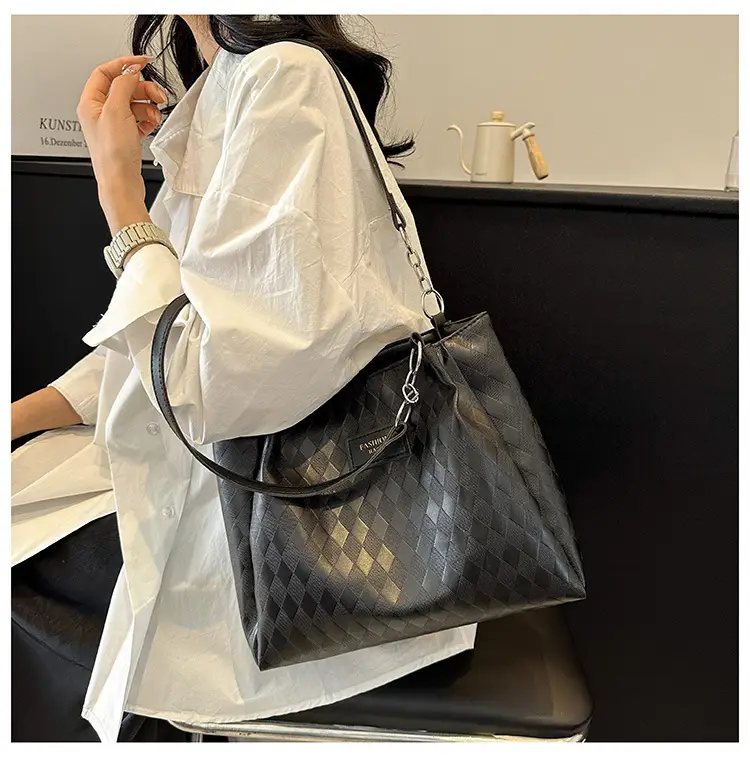 Large Capacity Black Textured Shoulder Bag for Women — feature 22