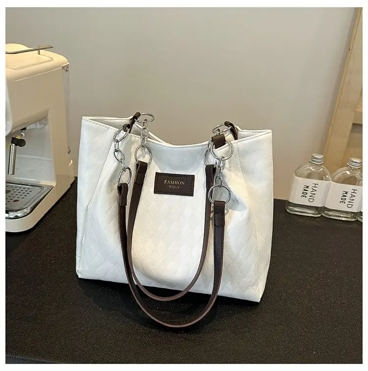 Large Capacity Black Textured Shoulder Bag for Women - Image 3