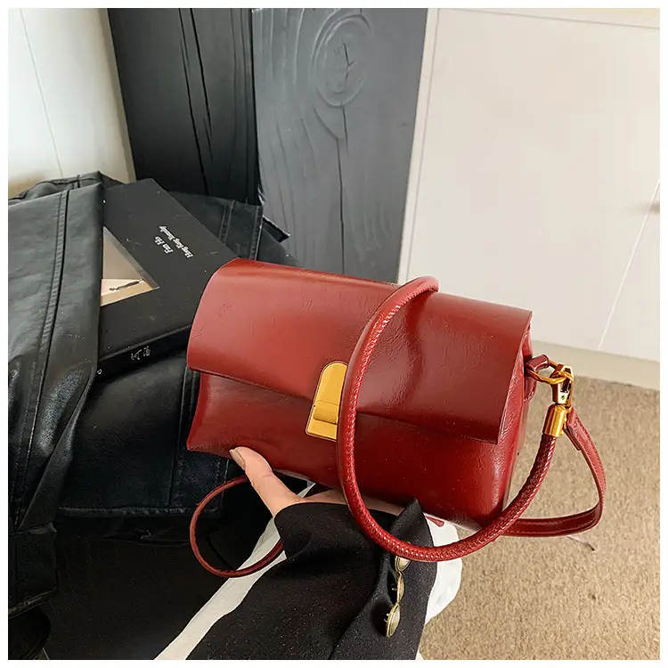 Red Vintage Ladies Shoulder Bag with Gold Plated Clasp — feature 36