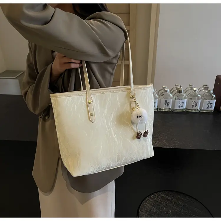 Black Embroidered Tote Bag for Women 2026 — feature 11