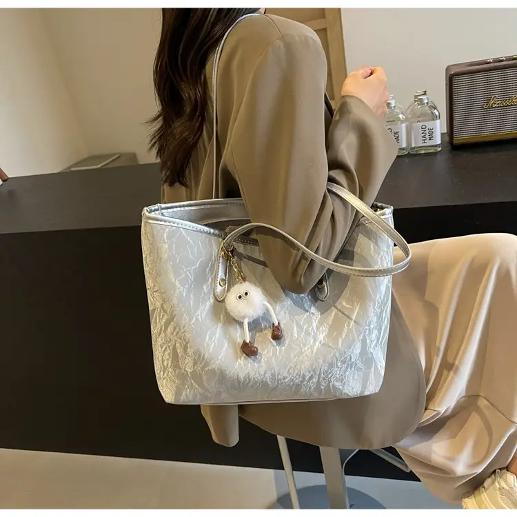 Black Embroidered Tote Bag for Women 2026 — feature 12