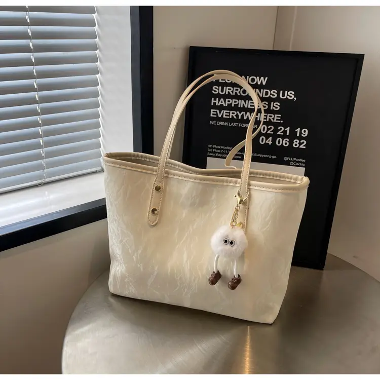 Black Embroidered Tote Bag for Women 2026 — feature 7