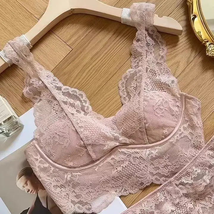 Big Chest Small Underwear Women's French Lace Back Vest — feature 11