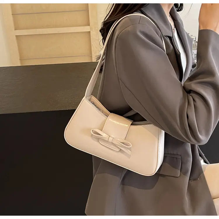 Black Crossbody Bag for Women 2026 Retro Design — feature 11