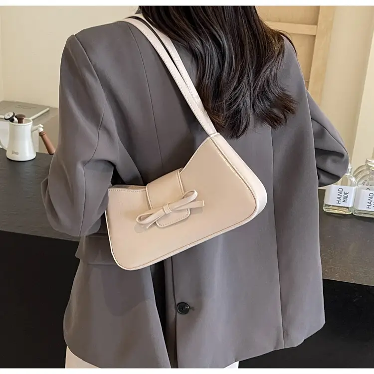 Black Crossbody Bag for Women 2026 Retro Design — feature 12