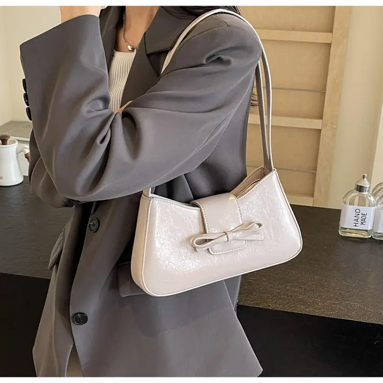 Black Crossbody Bag for Women 2026 Retro Design — feature 13