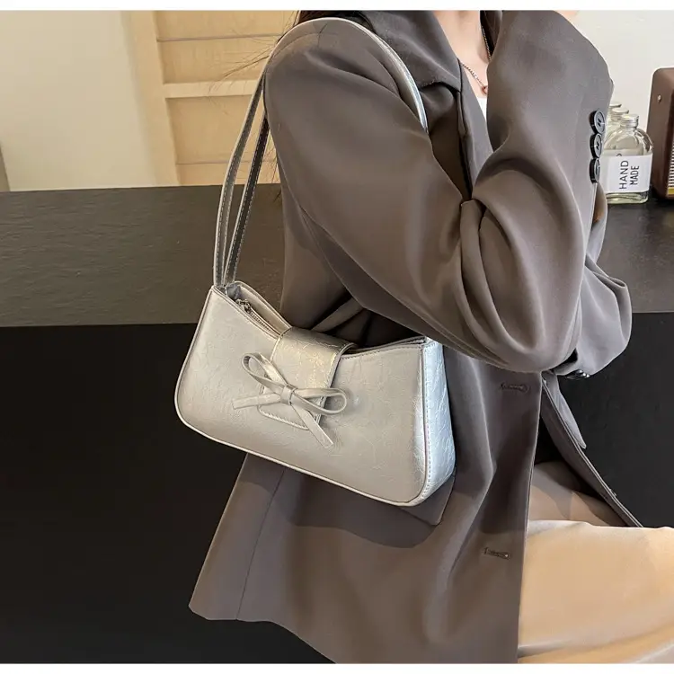 Black Crossbody Bag for Women 2026 Retro Design — feature 15