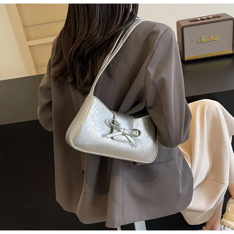 Black Crossbody Bag for Women 2026 Retro Design — feature 16