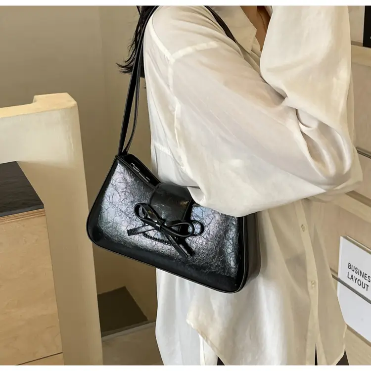 Black Crossbody Bag for Women 2026 Retro Design — feature 22