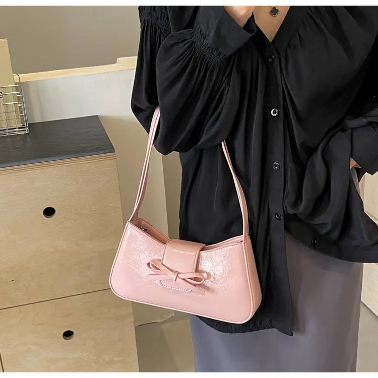 Black Crossbody Bag for Women 2026 Retro Design — feature 28