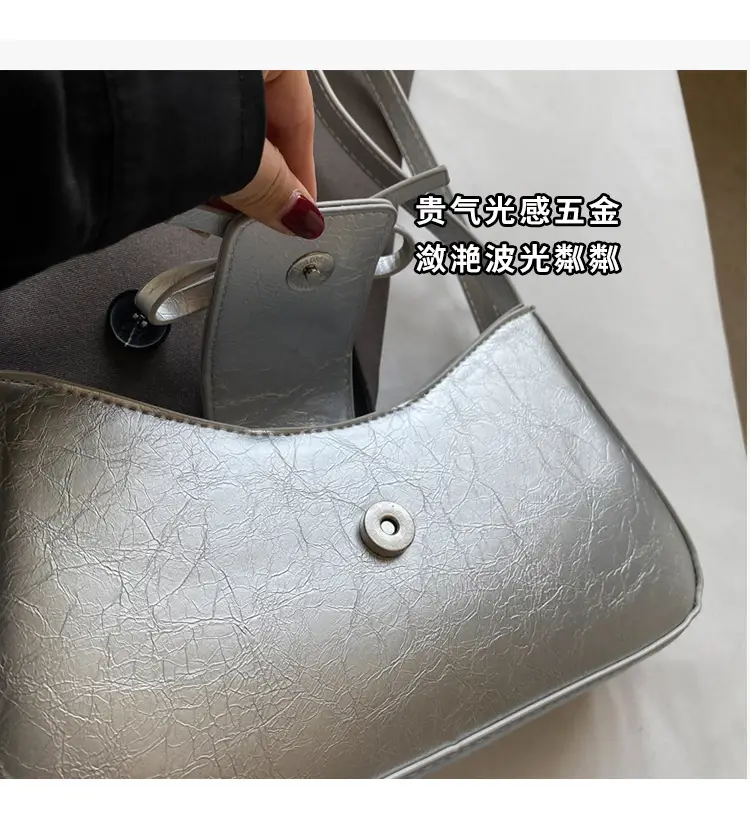 Black Crossbody Bag for Women 2026 Retro Design — feature 3