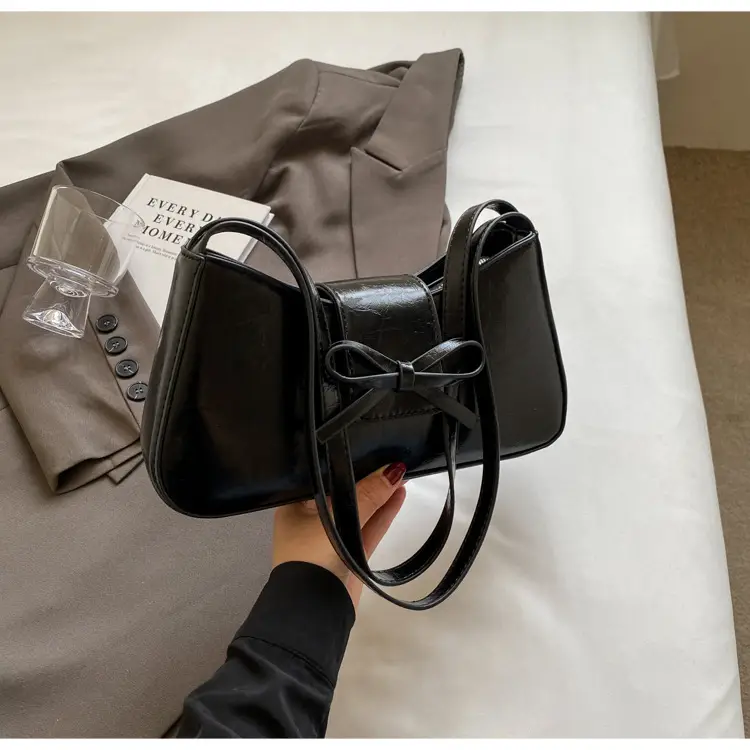 Black Crossbody Bag for Women 2026 Retro Design — feature 31