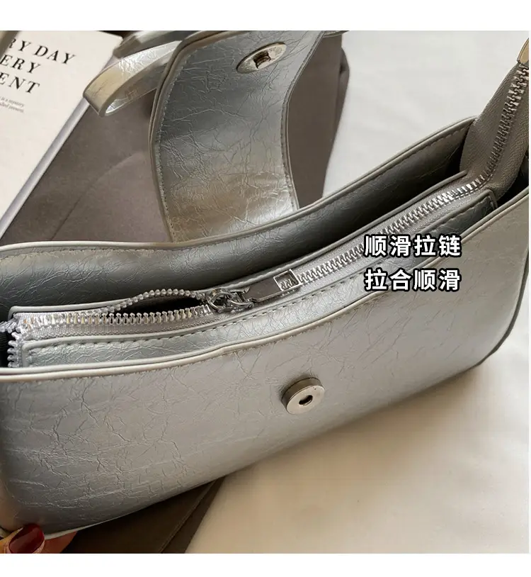 Black Crossbody Bag for Women 2026 Retro Design — feature 4