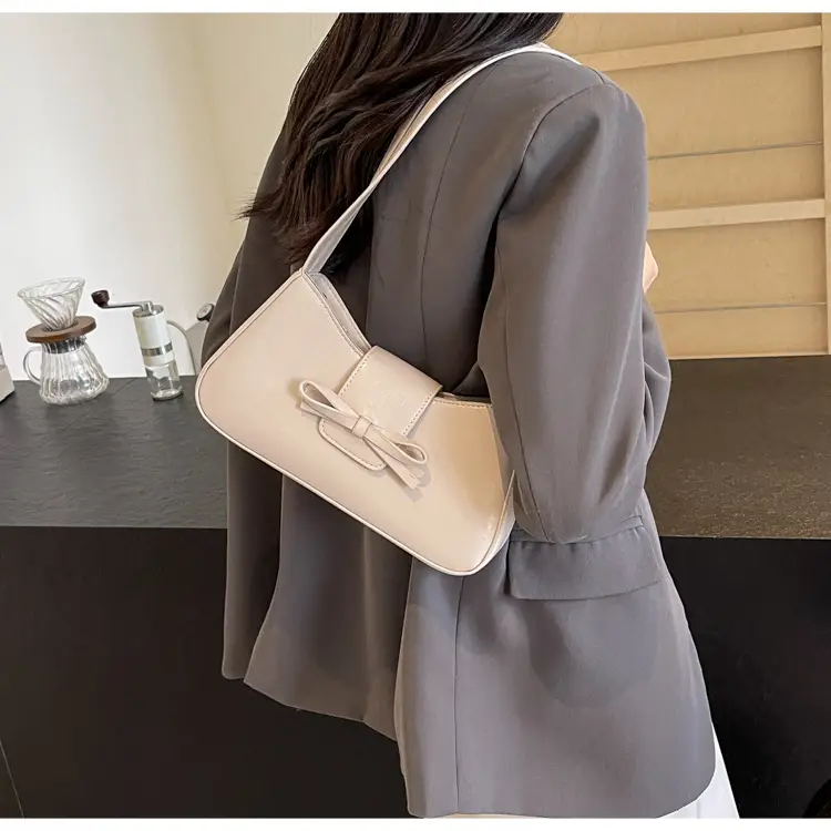 Black Crossbody Bag for Women 2026 Retro Design — feature 9