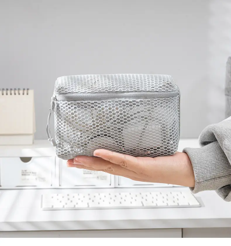 Women's Portable Mesh Cosmetic Travel Bag 25x33x9cm — feature 1