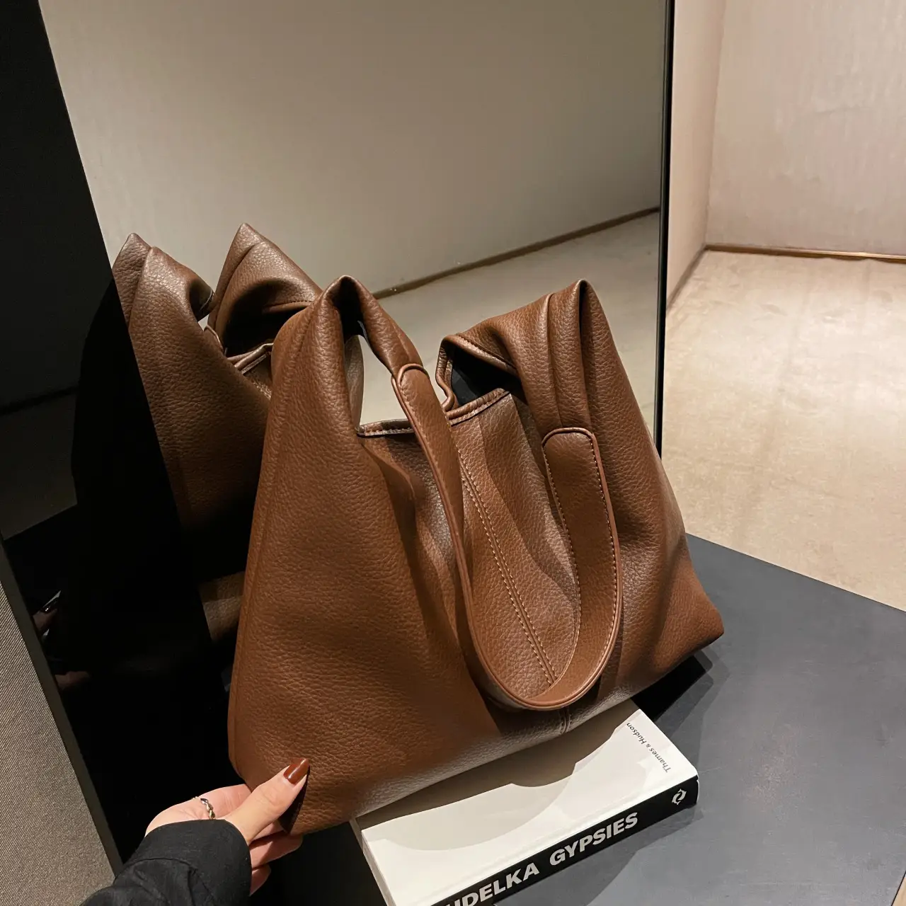 Brown Leather Shoulder Bag Large Capacity Women - Image 8
