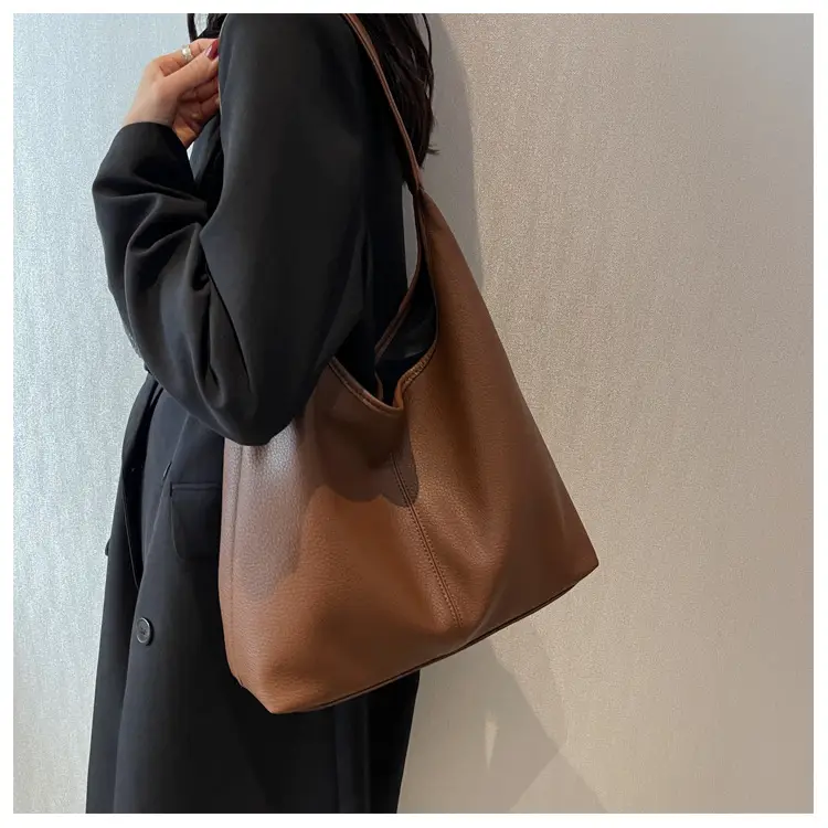 Brown Leather Shoulder Bag Large Capacity Women — feature 7