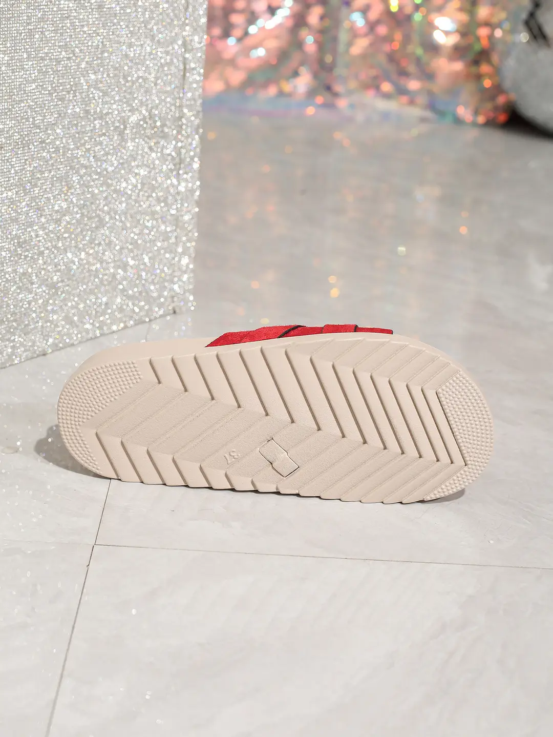 Slip-on Slippers for Home and Outer Wear Red Fabric Decorative Flat Shoes Comfortable Simple Double-Layer White Flat Slippers — feature 5