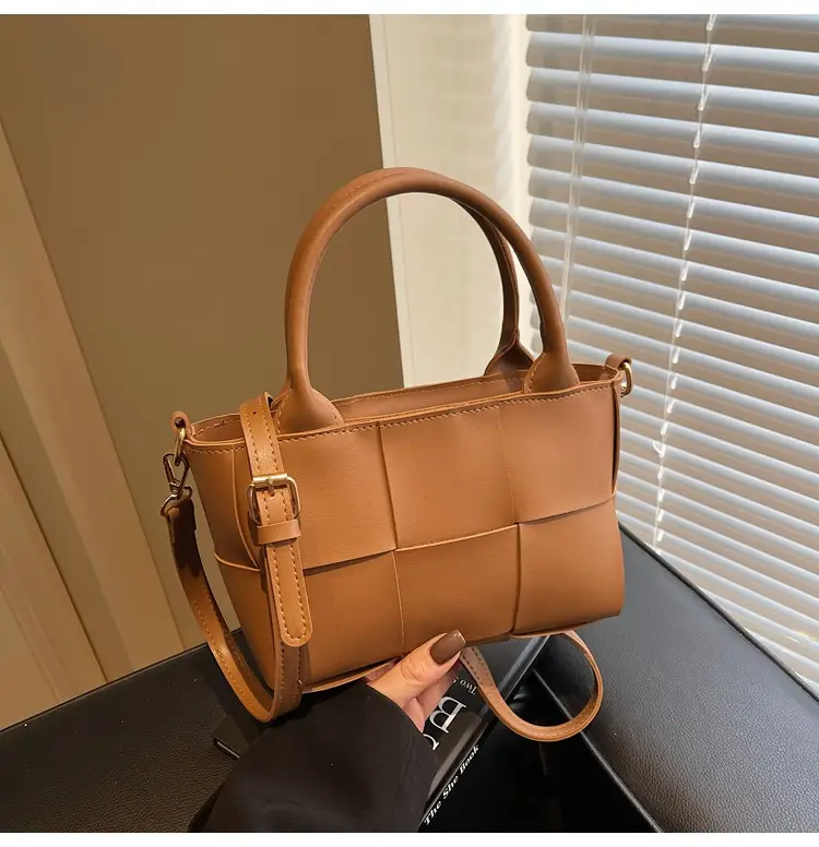 Black Woven Retro Handheld Bucket Bag for Women — feature 17