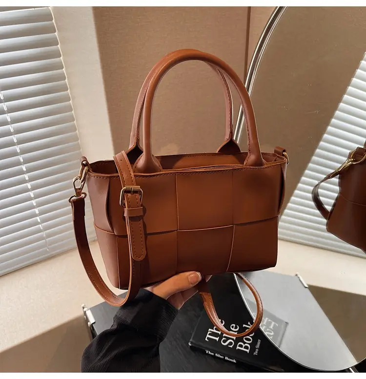 Black Woven Retro Handheld Bucket Bag for Women — feature 19