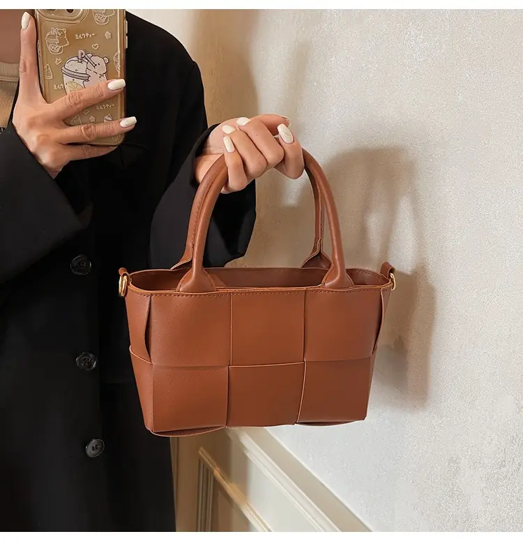 Black Woven Retro Handheld Bucket Bag for Women — feature 25