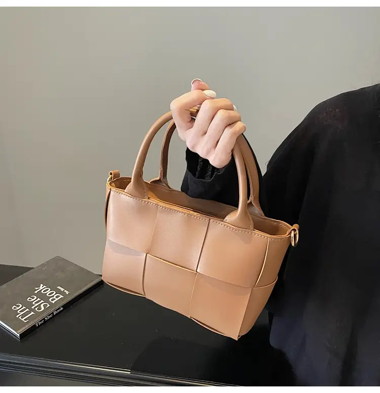 Black Woven Retro Handheld Bucket Bag for Women — feature 38