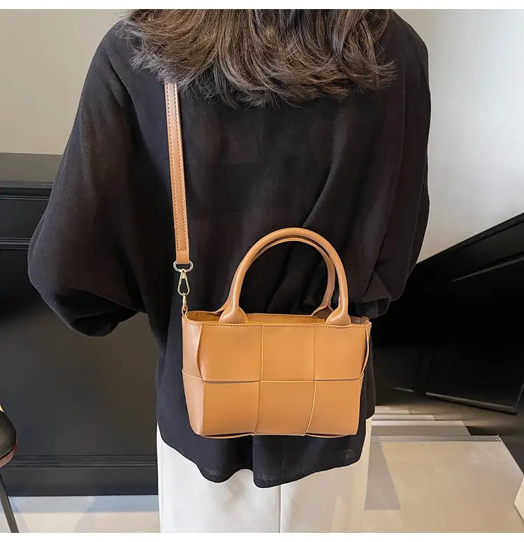 Black Woven Retro Handheld Bucket Bag for Women — feature 41