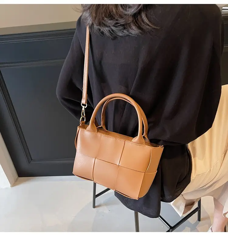 Black Woven Retro Handheld Bucket Bag for Women — feature 45