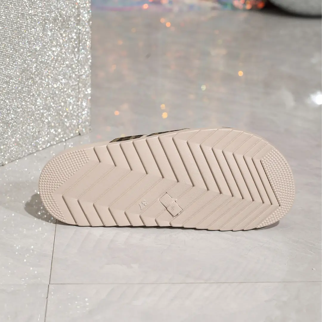 Slip-On Slippers for Home and Outdoor Wear, Black Cross-Strap Flat Shoes, Simple Double-Layer Ivory White Flat Shoes, New Summer Style - Image 5