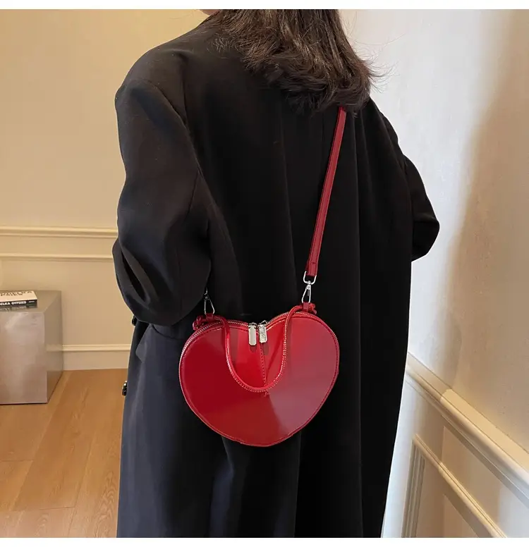 Red Heart-Shaped Women's Shoulder Bag — feature 18