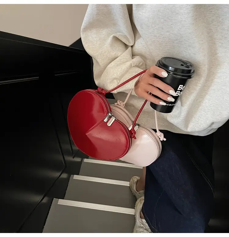 Red Heart-Shaped Women's Shoulder Bag — feature 37